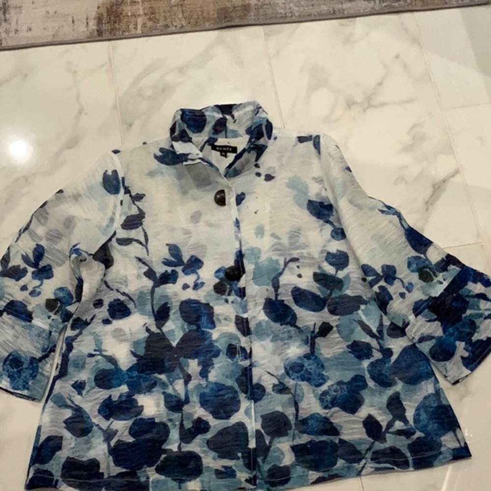 Blue and White Ombré Blazer with Artistic Pattern